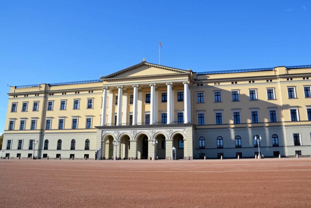Afbeelding van het slottet koninklijke paleis in Oslo